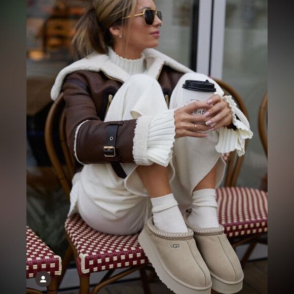UGG tazz slides - Picture 1 of 10